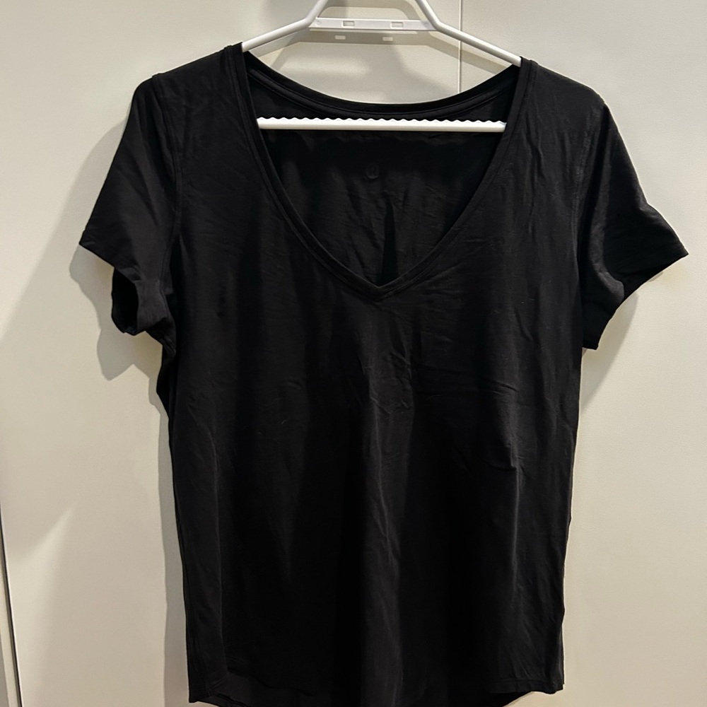 Lululemon Athletica Black Short Sleeve Tee